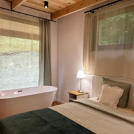 Rogaty Przy Bobrowisku בית נופש *